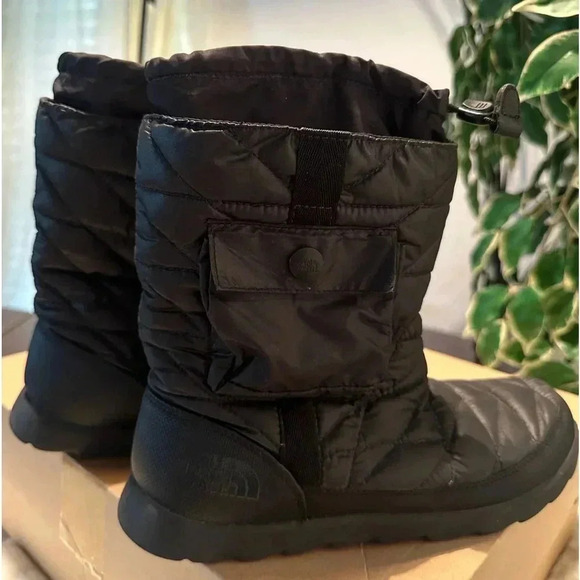 The North Face Black Snow Boots Women's - Size 7 - Picture 5 of 10